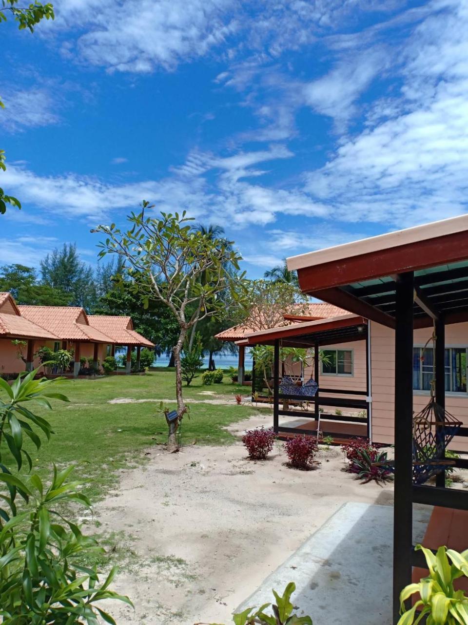 Koh Ngai Kaimuk Thong Resort Exterior foto