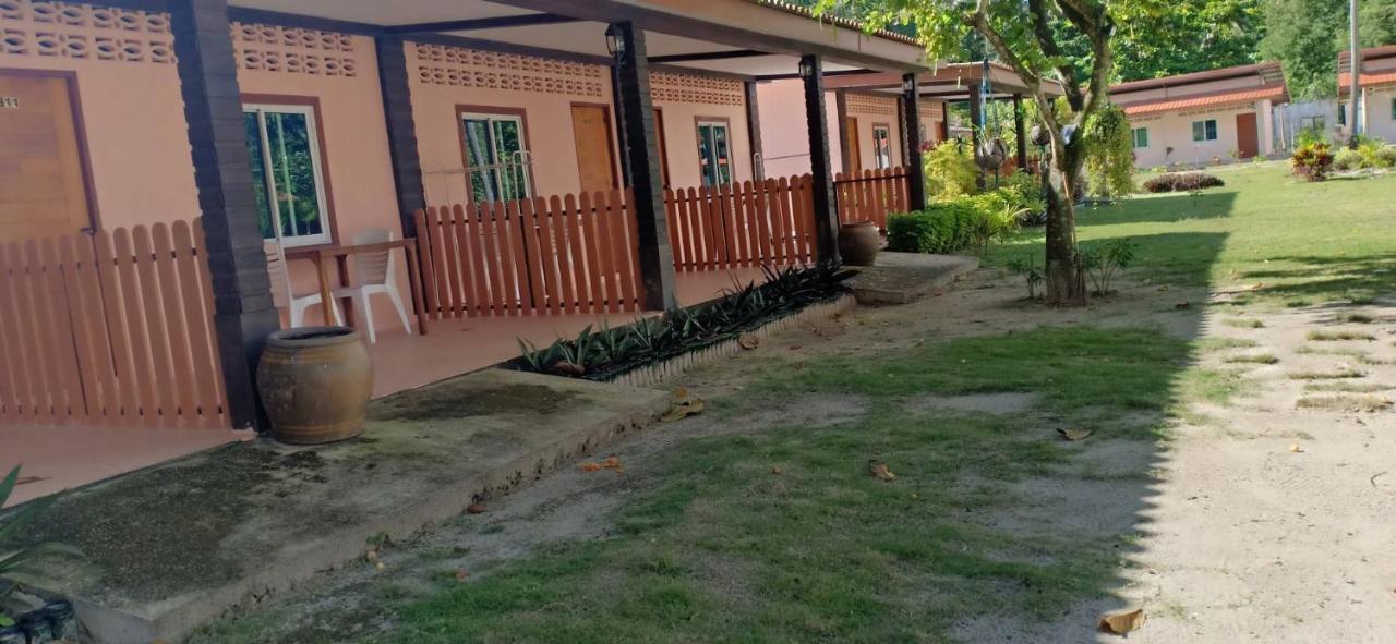 Koh Ngai Kaimuk Thong Resort Exterior foto